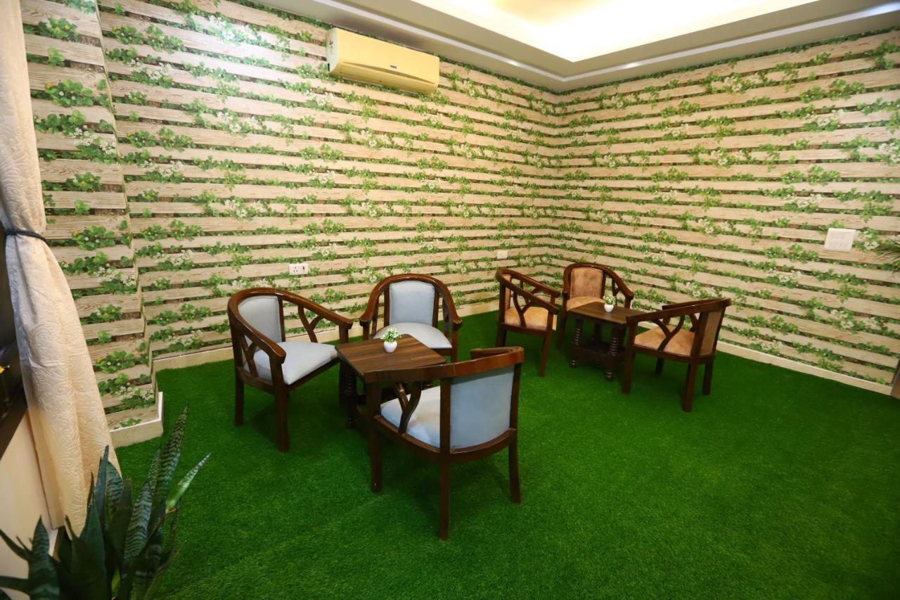 Hotel Nature View Green Park Metro Couple Friendly Nuova Delhi Esterno foto